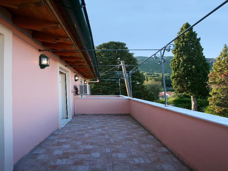 Alexis Apartments Бенитсес Экстерьер фото